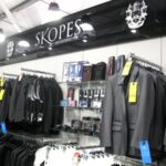 Syst3 Alum single Slotted uprights for menswear display
