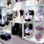 Syst3 Aluminium single Slotted uprights for lingerie display