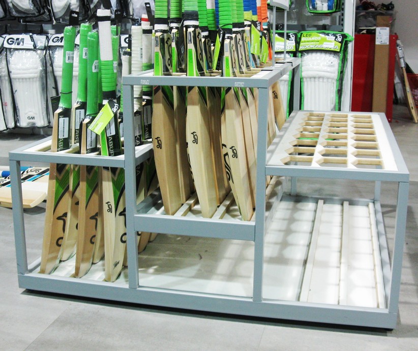 Cricket bat stand